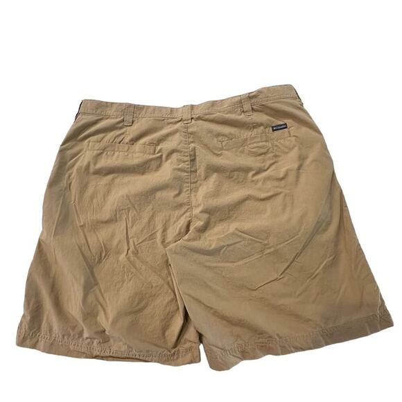 Columbia Sportswear Men's Khaki Chino Shorts Size 42 Tan Flat Front - Picture 2 of 7